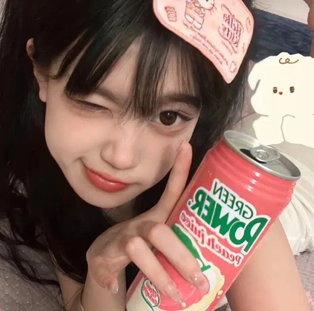 怪兽与女孩海报
