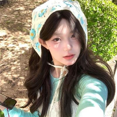 女人与英雄海报